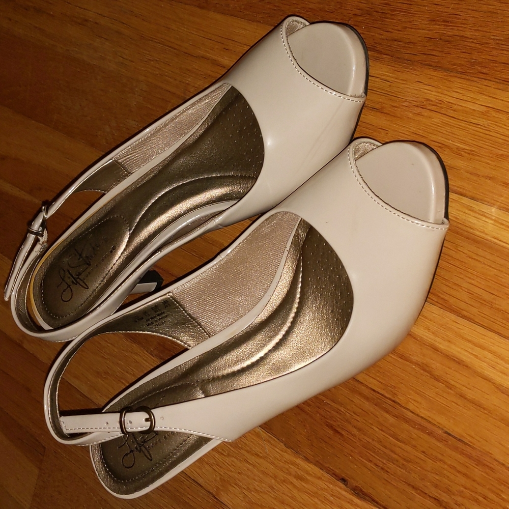 Life Stride Nude Slingbacks with Open Toe